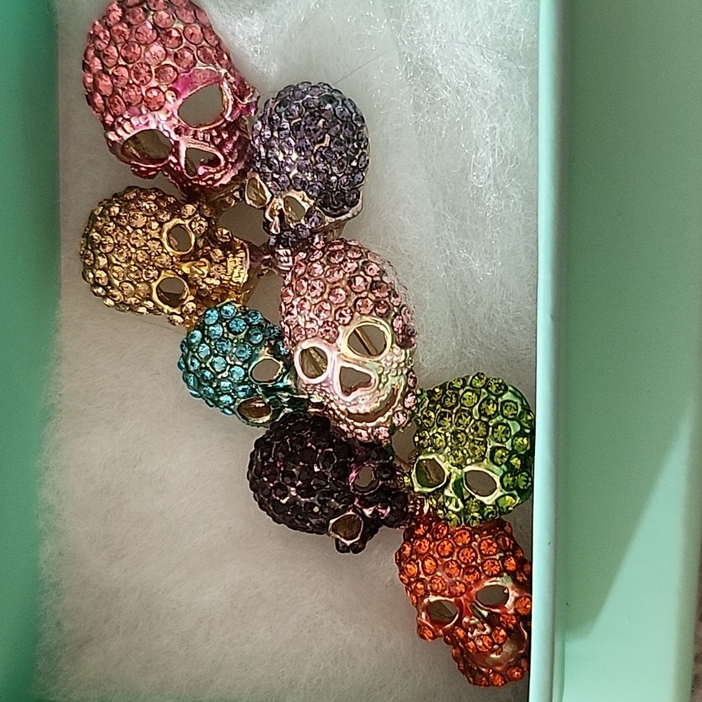 Ever Faith Skulls Rhinestome brooch
